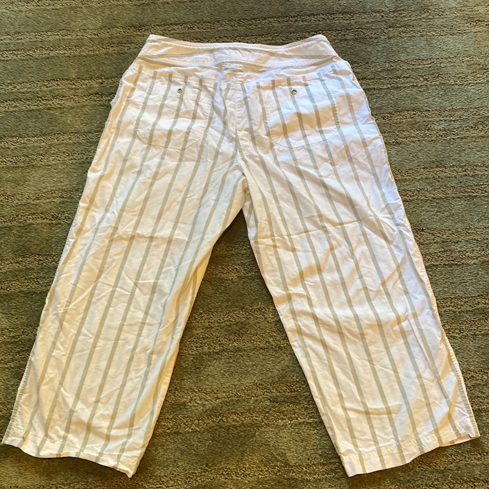Chico’s white and gray, striped cotton capri pant size 2